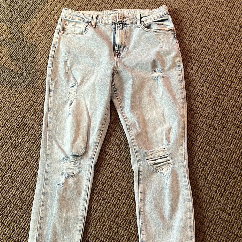 blue mom jeans.